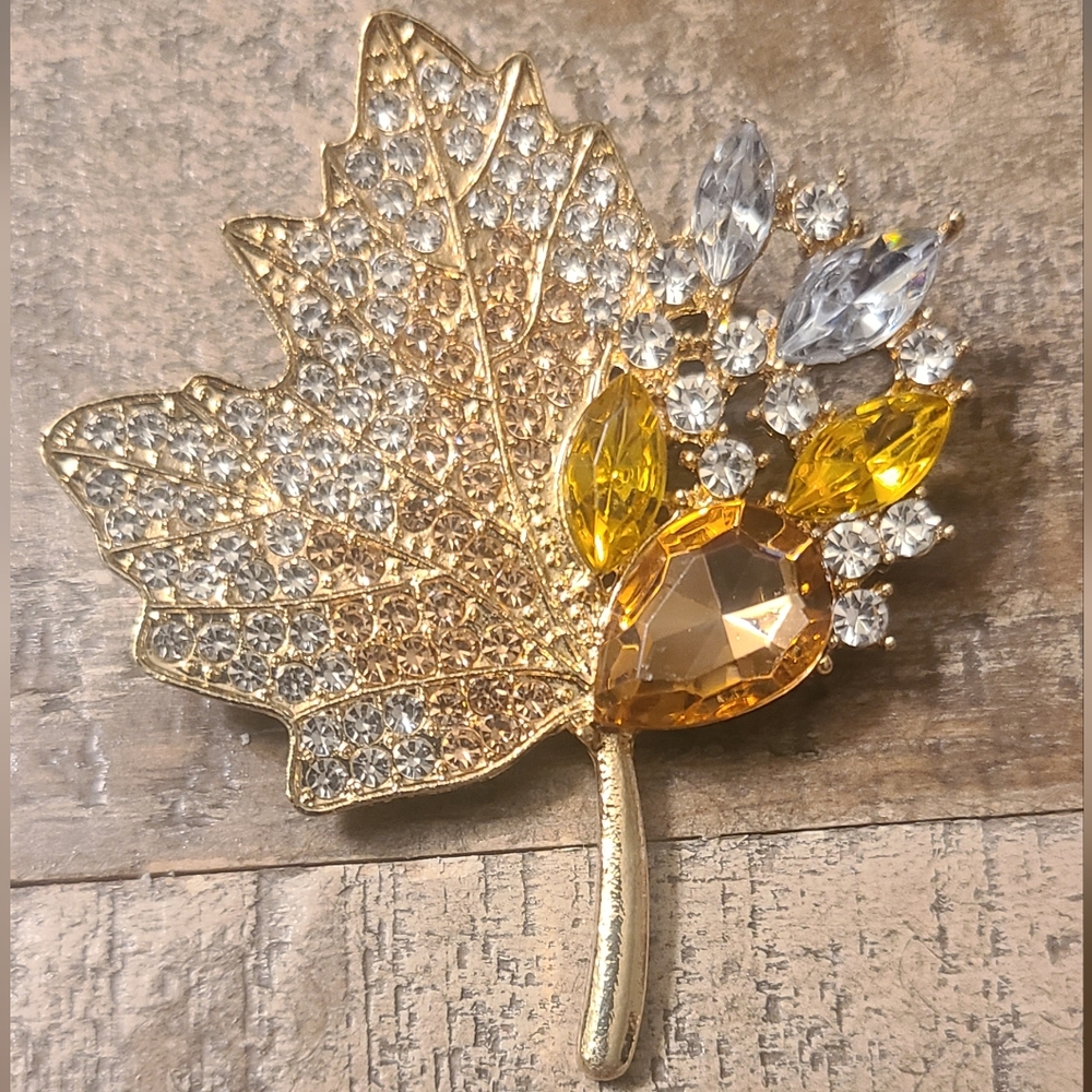 MAPLE LEAF VINTAGE FALL COLORS BROOCH